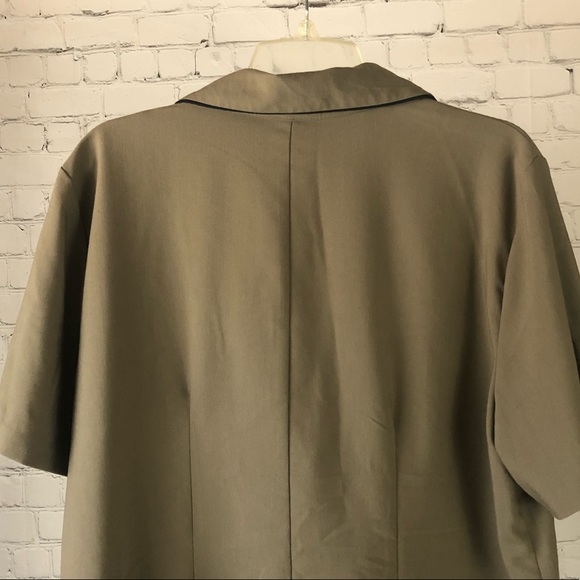 Vintage Made in the USA Vany New York double breasted olive blazer. Size 16W - Picture 4 of 12
